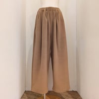 【UNIVERSAL TISSU】トスカーナフリース コクーンタックイージーパンツ　モカ