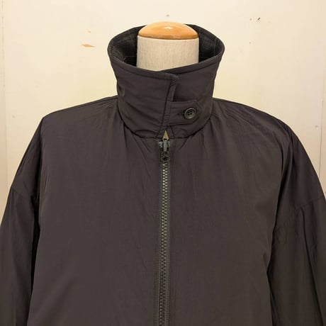 【UNIVERSAL TISSU】ナイロンキルティング リバーシブルコート　チャコールチェック
