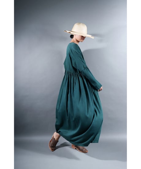 2.Kurteno valo / Long sleeve / Organic cotton satin / Lake green