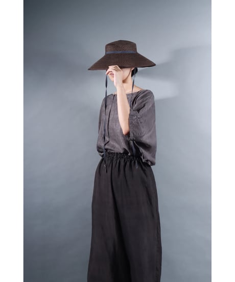 5.Karesante / slashed neck / Silk khadi / Dark gray