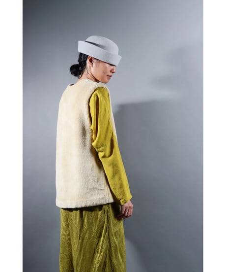 2.Fur vest crew neck / Organic cotton / Clove