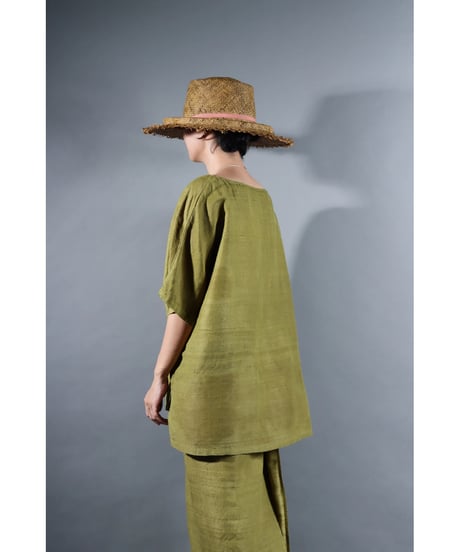 1.Karesante / slashed neck / Silk khadi tusser / Luminous moss