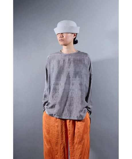 2.Fendo-Long sleeve tops/ Silk khadi / Metalic gray