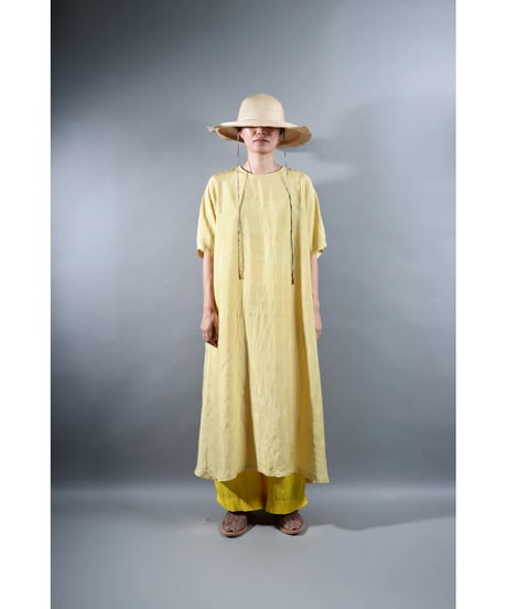 1.Slit dress / Half sleeve / Silk khadi / Clove