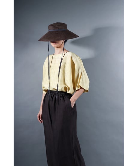 3.Karesante / slashed neck / Silk khadi / Clove