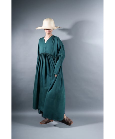 2.Kurteno valo / Long sleeve / Organic cotton satin / Lake green