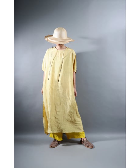 1.Slit dress / Half sleeve / Silk khadi / Clove