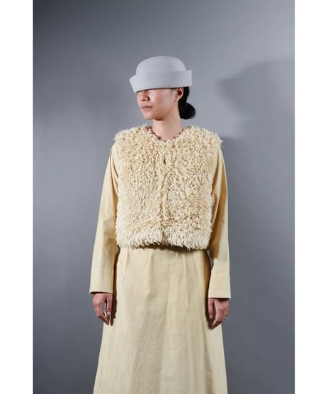 1.Fluffy vest / Organic cotton / Clove