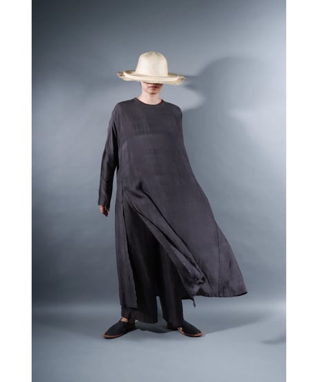 4. Slit dress / Long sleeve / Silk khadi / Dark charcoal