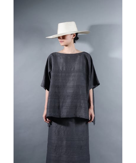 2.Karesante / slashed neck / Silk khadi tusser / Charcoal gray