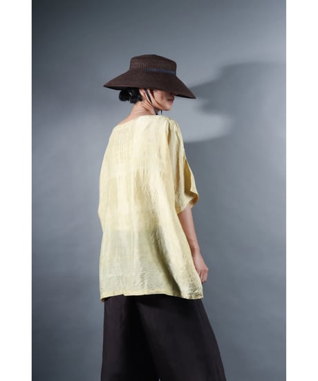 3.Karesante / slashed neck / Silk khadi / Clove
