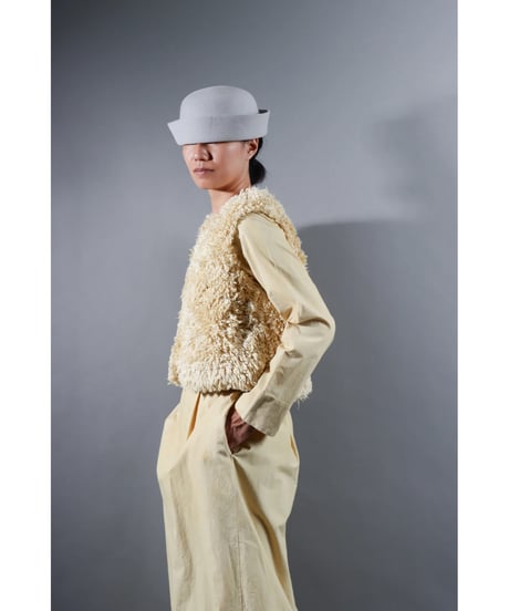 1.Fluffy vest / Organic cotton / Clove