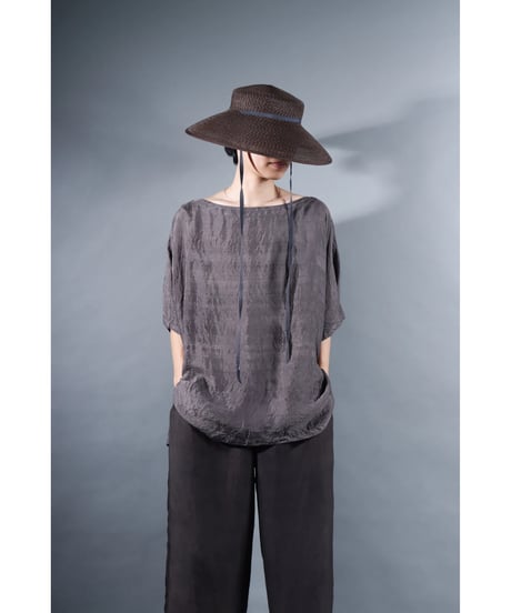 5.Karesante / slashed neck / Silk khadi / Dark gray
