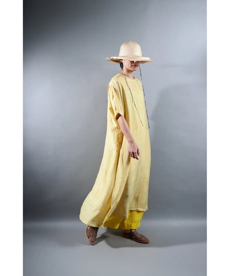 1.Slit dress / Half sleeve / Silk khadi / Clove