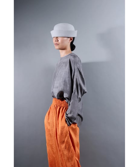 2.Fendo-Long sleeve tops/ Silk khadi / Metalic gray
