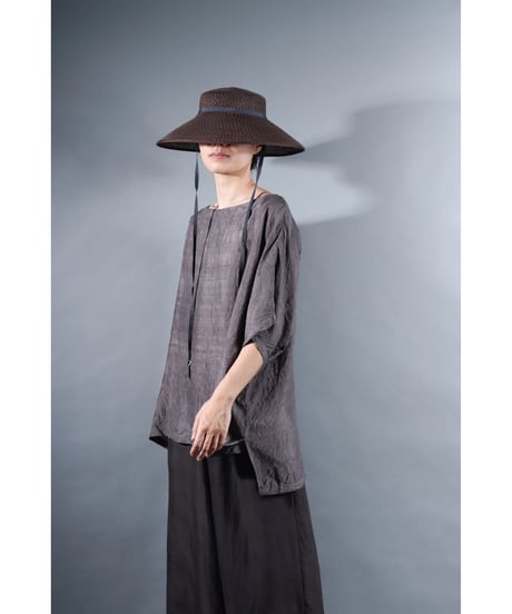 5.Karesante / slashed neck / Silk khadi / Dark gray