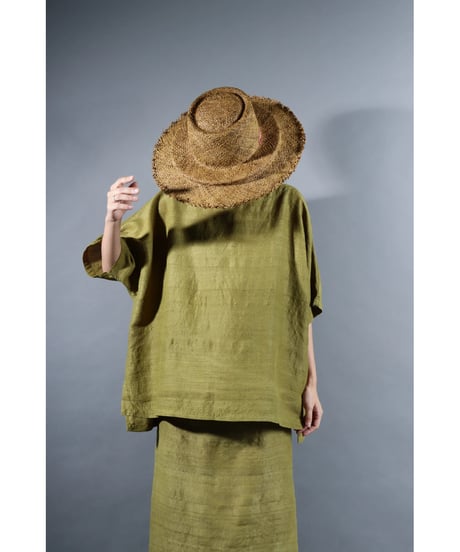 1.Karesante / slashed neck / Silk khadi tusser / Luminous moss