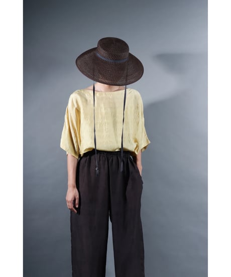3.Karesante / slashed neck / Silk khadi / Clove