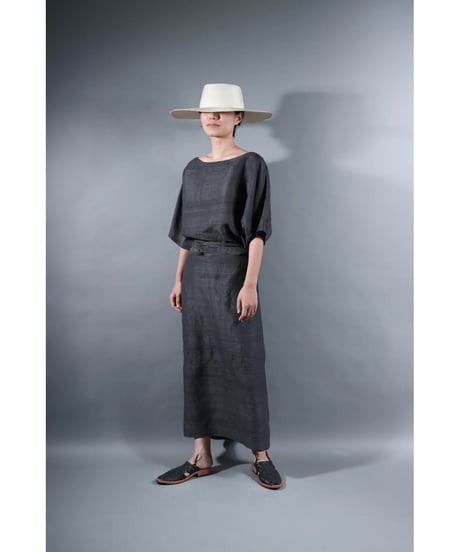 2.Karesante / slashed neck / Silk khadi tusser / Charcoal gray