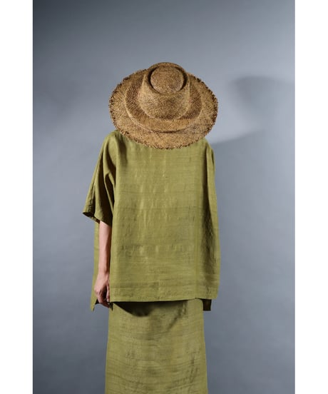 1.Karesante / slashed neck / Silk khadi tusser / Luminous moss