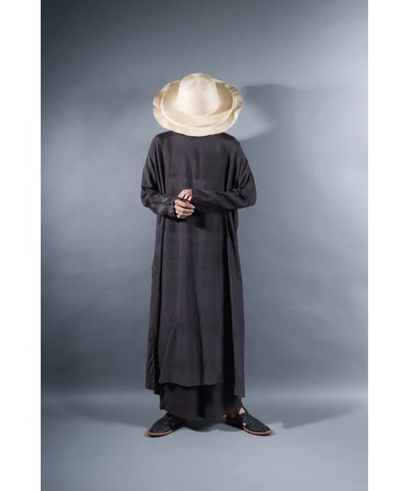 4. Slit dress / Long sleeve / Silk khadi / Dark charcoal