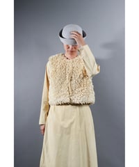 1.Fluffy vest / Organic cotton / Clove