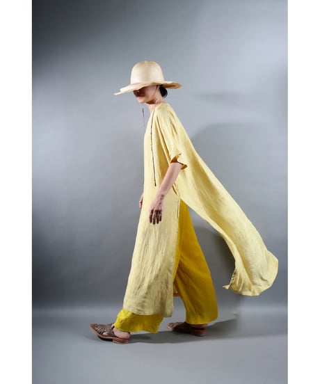 1.Slit dress / Half sleeve / Silk khadi / Clove