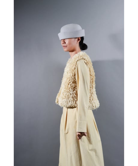 1.Fluffy vest / Organic cotton / Clove
