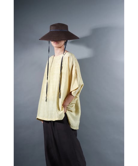 3.Karesante / slashed neck / Silk khadi / Clove