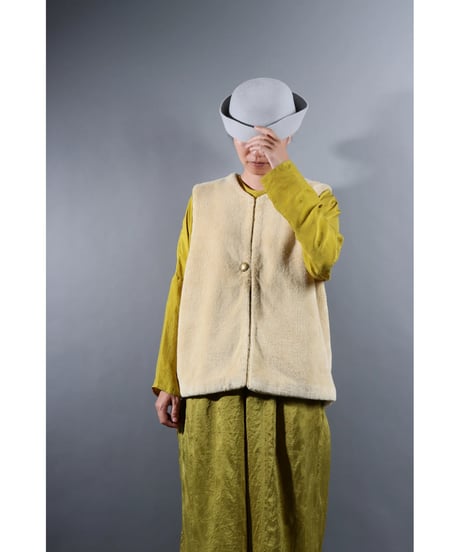 2.Fur vest crew neck / Organic cotton / Clove