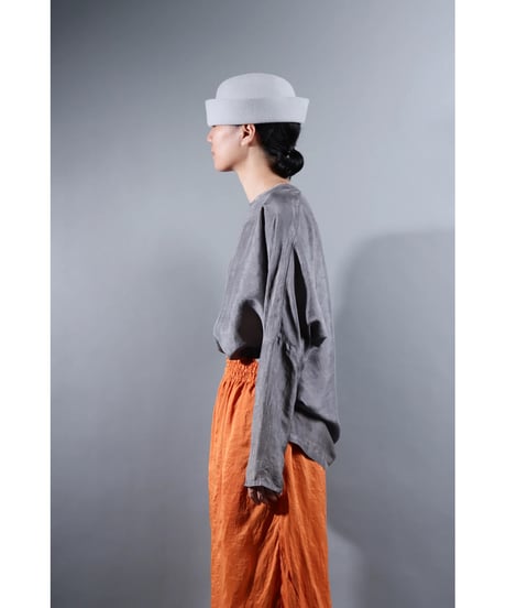 2.Fendo-Long sleeve tops/ Silk khadi / Metalic gray