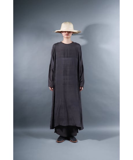 4. Slit dress / Long sleeve / Silk khadi / Dark charcoal