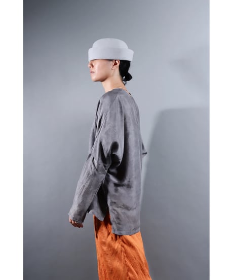 2.Fendo-Long sleeve tops/ Silk khadi / Metalic gray