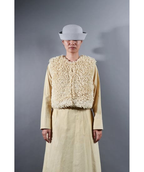 1.Fluffy vest / Organic cotton / Clove