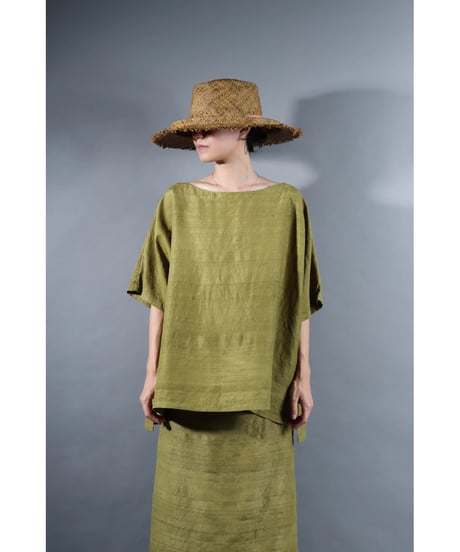 1.Karesante / slashed neck / Silk khadi tusser / Luminous moss