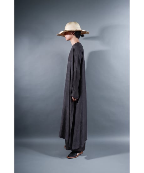4. Slit dress / Long sleeve / Silk khadi / Dark charcoal