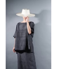 2.Karesante / slashed neck / Silk khadi tusser / Charcoal gray