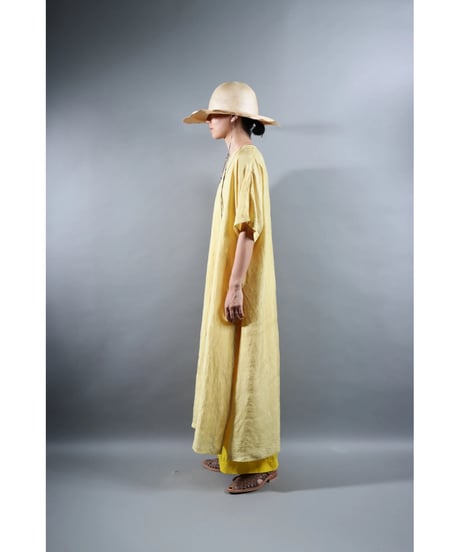 1.Slit dress / Half sleeve / Silk khadi / Clove