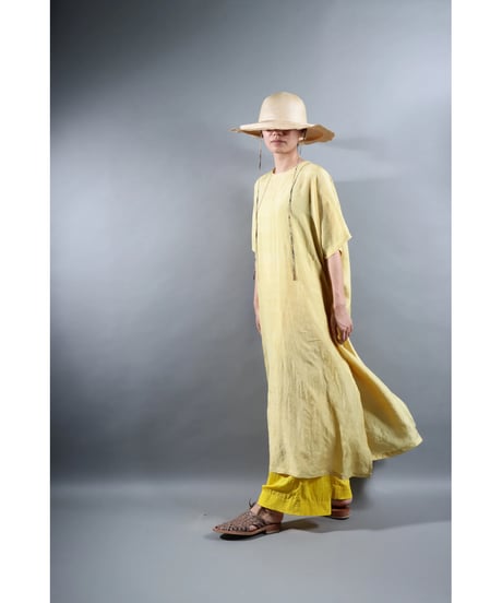 1.Slit dress / Half sleeve / Silk khadi / Clove