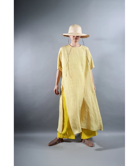 1.Slit dress / Half sleeve / Silk khadi / Clove
