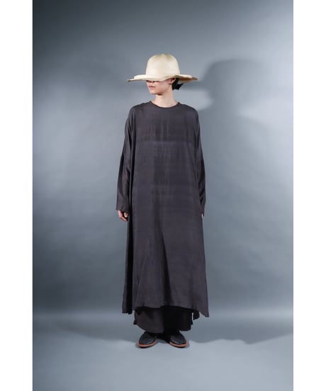 4. Slit dress / Long sleeve / Silk khadi / Dark charcoal