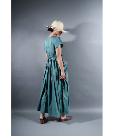 1.Lilith- cap sleeve dress / Organic cotton satin / Shore blue