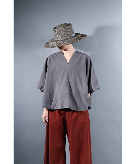3.Ronda v-neck tops / Organic cotton /  Warm gray