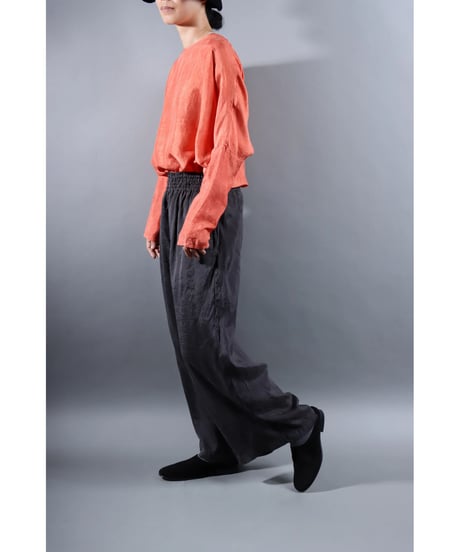 4.Lumo pants / Silk khadi / Dark charcoal