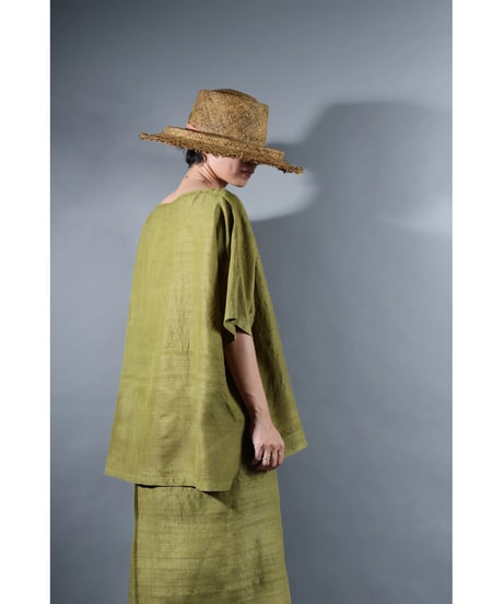 1.Karesante / slashed neck / Silk khadi tusser / Luminous moss