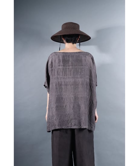 5.Karesante / slashed neck / Silk khadi / Dark gray