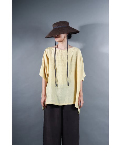 3.Karesante / slashed neck / Silk khadi / Clove