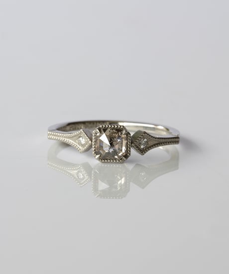 One of kind / Natural Diamond Ring ＜Pt＞ -R631PT