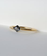 One of kind / Natural Diamond Ring ＜K18YG＞ -R372YG