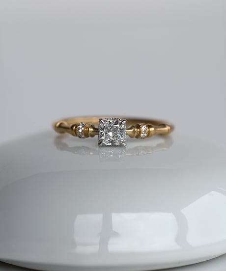 One of kind SPINDLE - HALO / E color Diamond Ring ＜K18YG/Pt＞ -R330YGPT